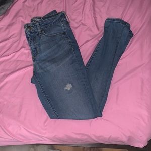 High waisted ripped jeans